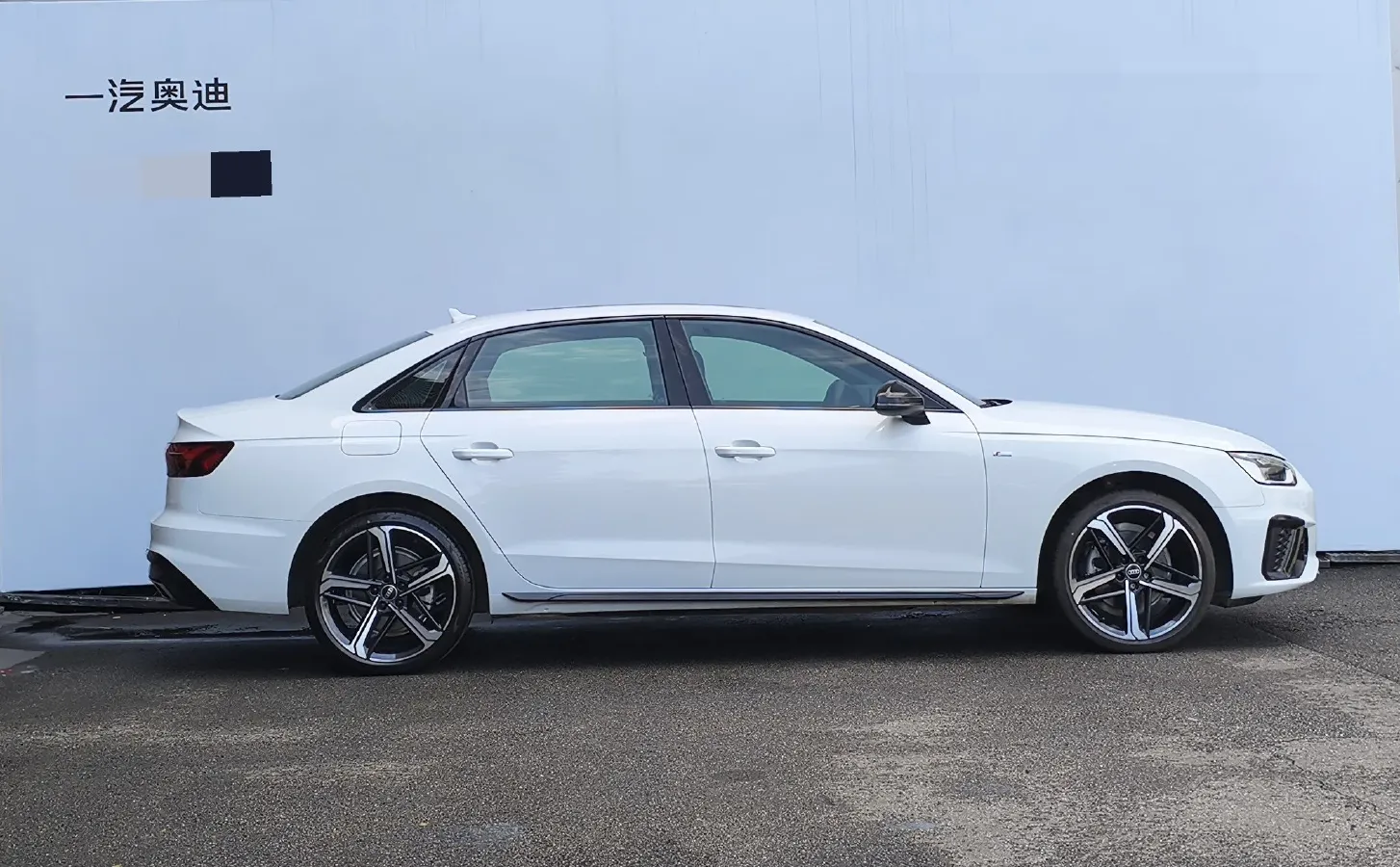 2024 Audi A4L 2.0T 190HP L4 7DCT,autocango,china used car exporter,china ev exporter,chinese used car exporter,chinese used ev exporter