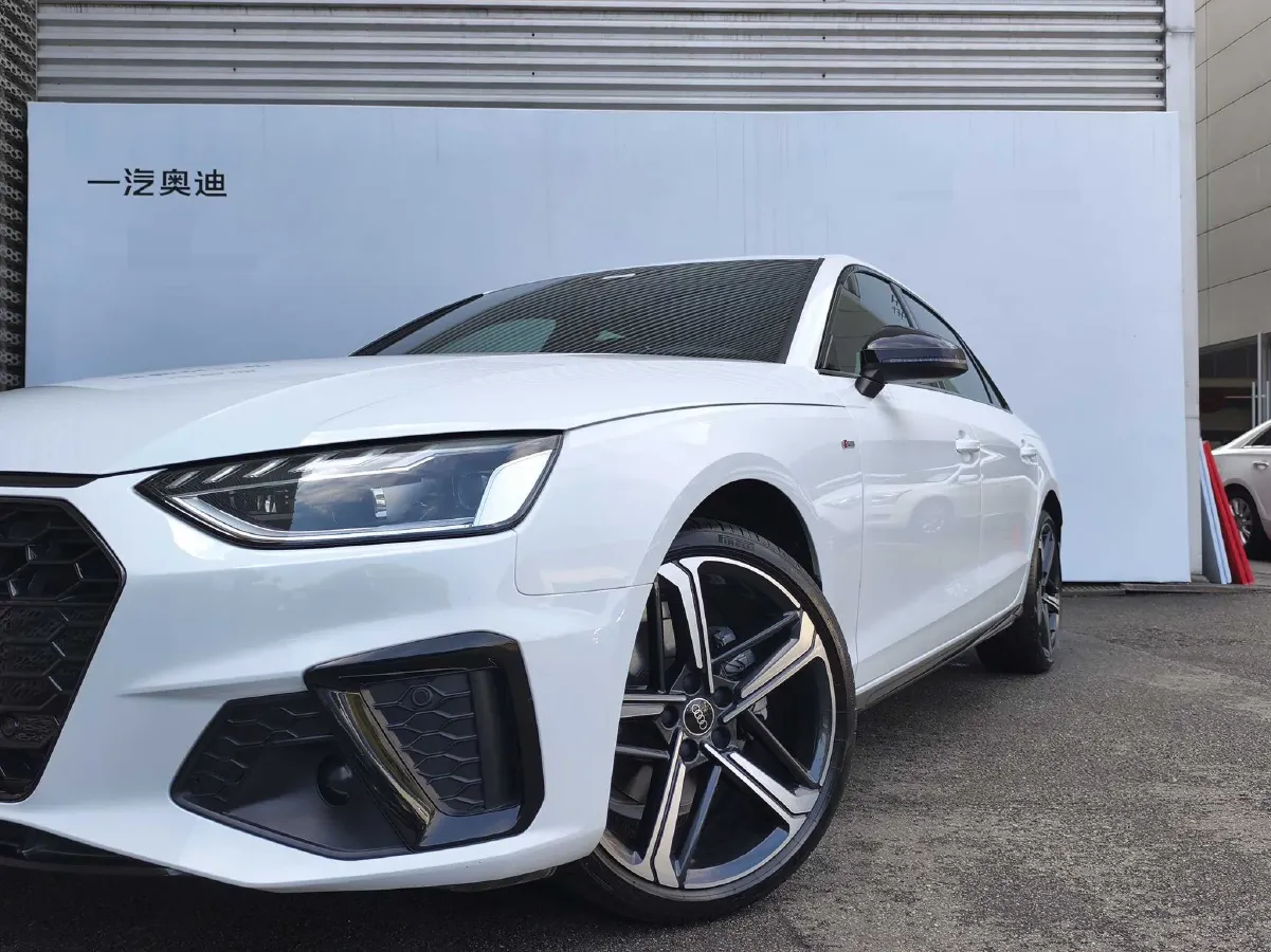 2024 Audi A4L 2.0T 190HP L4 7DCT,autocango,china used car exporter,china ev exporter,chinese used car exporter,chinese used ev exporter