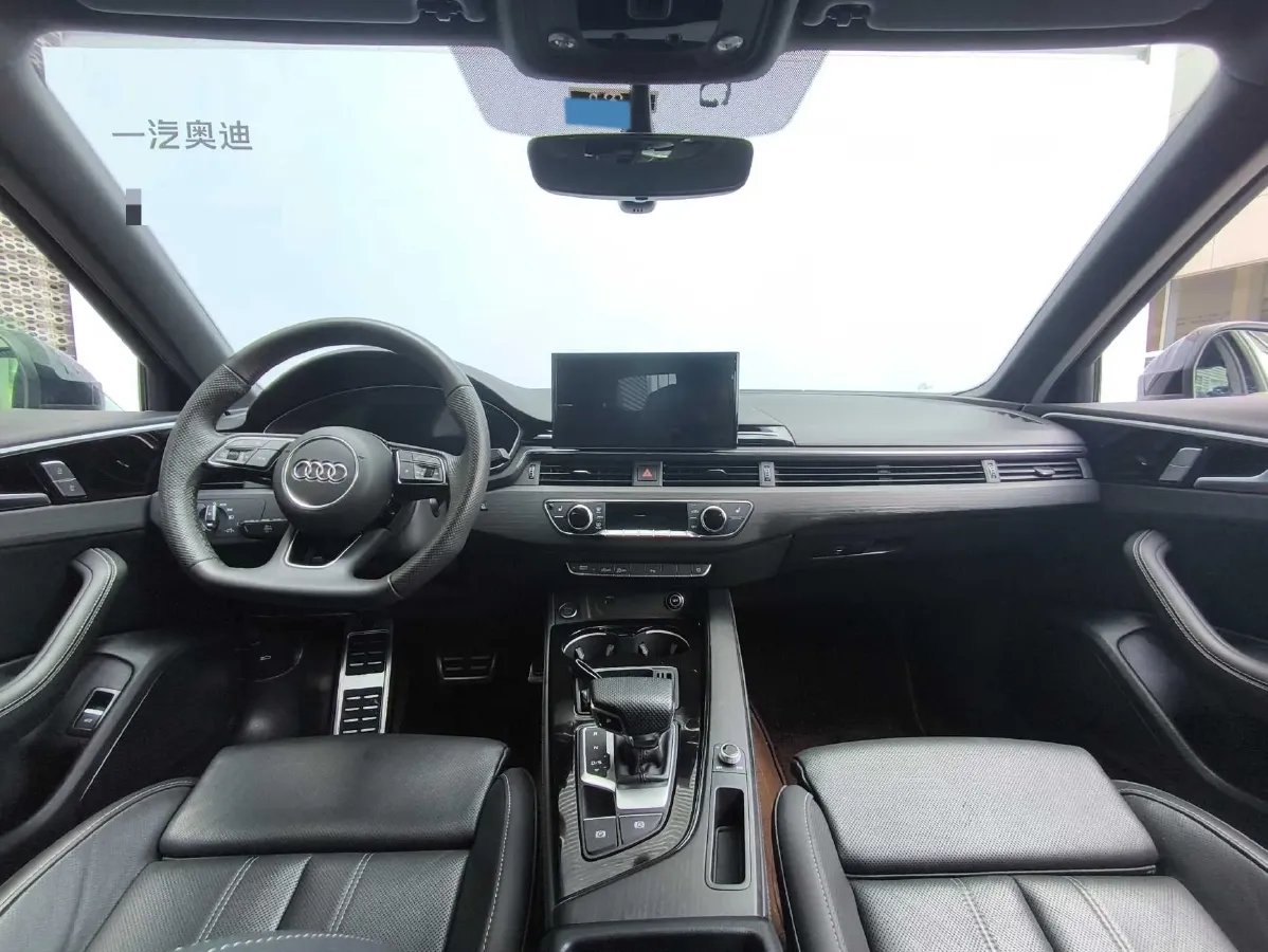 2024 Audi A4L 2.0T 190HP L4 7DCT,autocango,china used car exporter,china ev exporter,chinese used car exporter,chinese used ev exporter