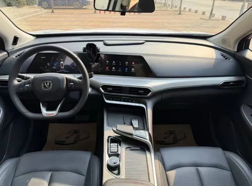 2020 ChangAn UNI-T 1.5T 180HP L4 7DCT,autocango,china used car exporter,china ev exporter,chinese used car exporter,chinese used ev exporter