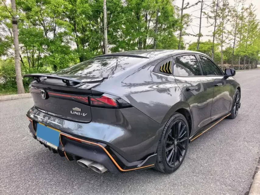 2022 ChangAn UNI-V 1.5T 188HP L4 7DCT,autocango,china used car exporter,china ev exporter,chinese used car exporter,chinese used ev exporter