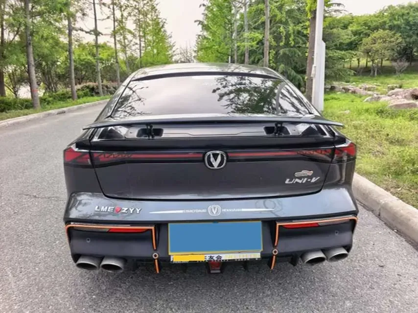 2022 ChangAn UNI-V 1.5T 188HP L4 7DCT,autocango,china used car exporter,china ev exporter,chinese used car exporter,chinese used ev exporter