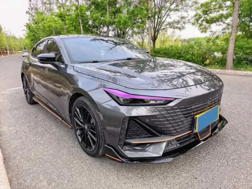 2022 ChangAn UNI-V 1.5T 188HP L4 7DCT,autocango,china used car exporter,china ev exporter,chinese used car exporter,chinese used ev exporter