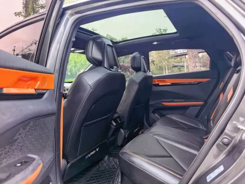 2022 ChangAn UNI-V 1.5T 188HP L4 7DCT,autocango,china used car exporter,china ev exporter,chinese used car exporter,chinese used ev exporter