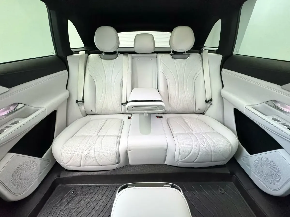 2024 Xpeng G9 BEV 98KWH,autocango,china used car exporter,china ev exporter,chinese used car exporter,chinese used ev exporter