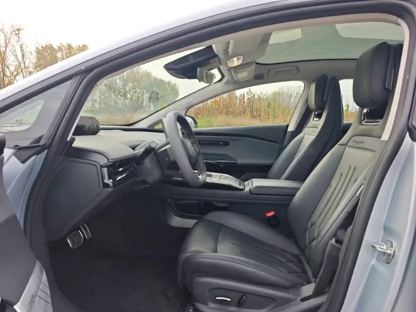 2023 HYPTEC GT BEV 60KWH,autocango,china used car exporter,china ev exporter,chinese used car exporter,chinese used ev exporter