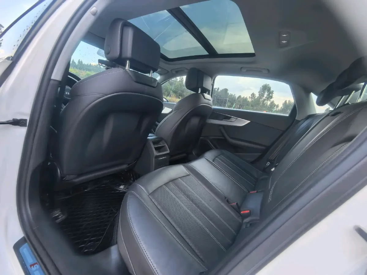 2020 Audi A4L 2.0T 190HP L4 7DCT,autocango,china used car exporter,china ev exporter,chinese used car exporter,chinese used ev exporter