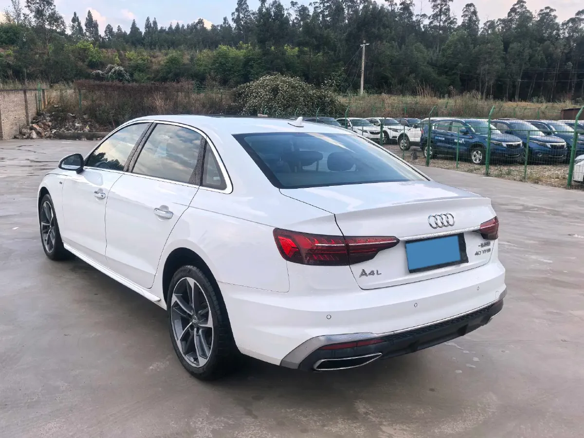 2020 Audi A4L 2.0T 190HP L4 7DCT,autocango,china used car exporter,china ev exporter,chinese used car exporter,chinese used ev exporter