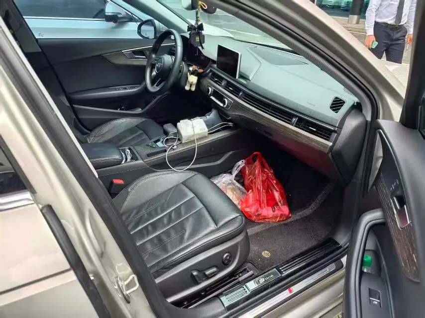 2019 Audi A4L 2.0T 190HP L4 7DCT,autocango,china used car exporter,china ev exporter,chinese used car exporter,chinese used ev exporter