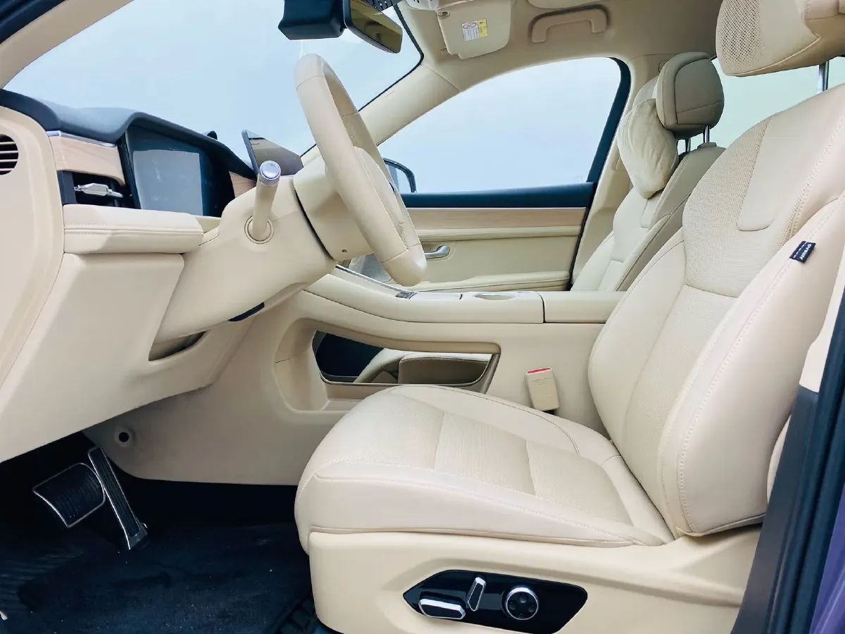 2025 AITO AITO M5 1.5T 152HP L4 REEV 42KWH,autocango,china used car exporter,china ev exporter,chinese used car exporter,chinese used ev exporter