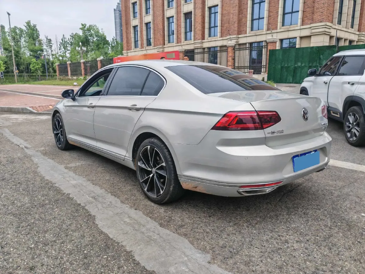 2019 Volkswagen Magotan 2.0T 186HP L4 7DCT,autocango,china used car exporter,china ev exporter,chinese used car exporter,chinese used ev exporter