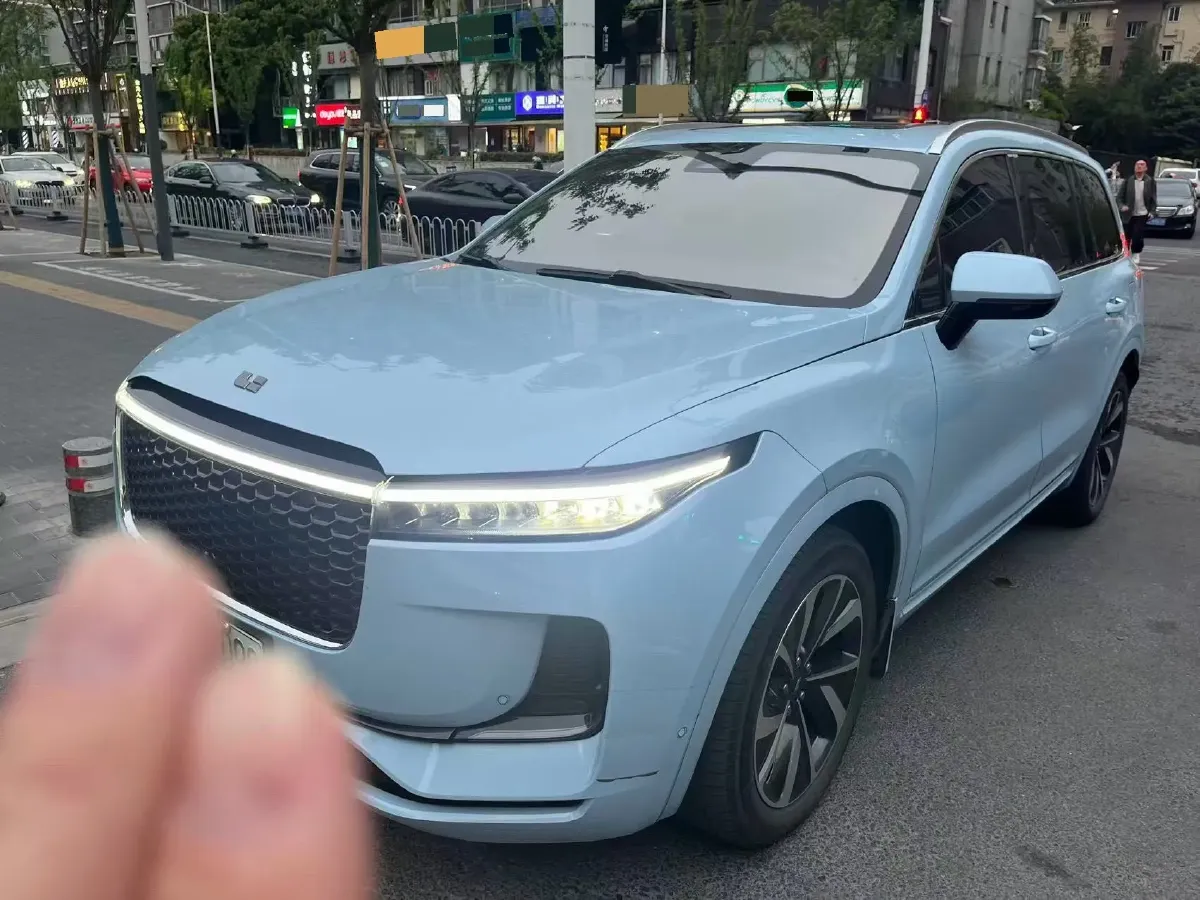 2021 Li ONE Range Extended 131HP REEV 40.5KWH,autocango,china used car exporter,china ev exporter,chinese used car exporter,chinese used ev exporter