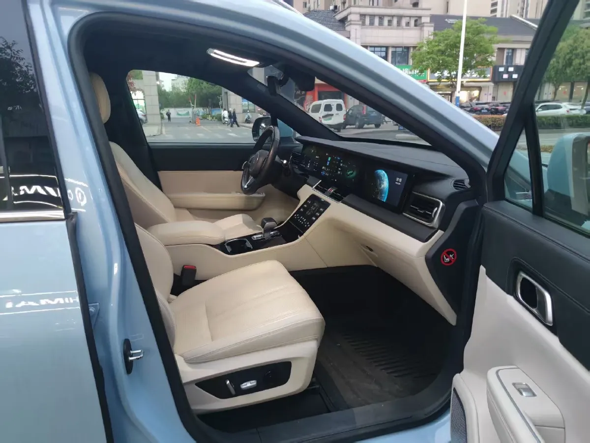2020 Li ONE Range Extended 131HP REEV 40.5KWH,autocango,china used car exporter,china ev exporter,chinese used car exporter,chinese used ev exporter