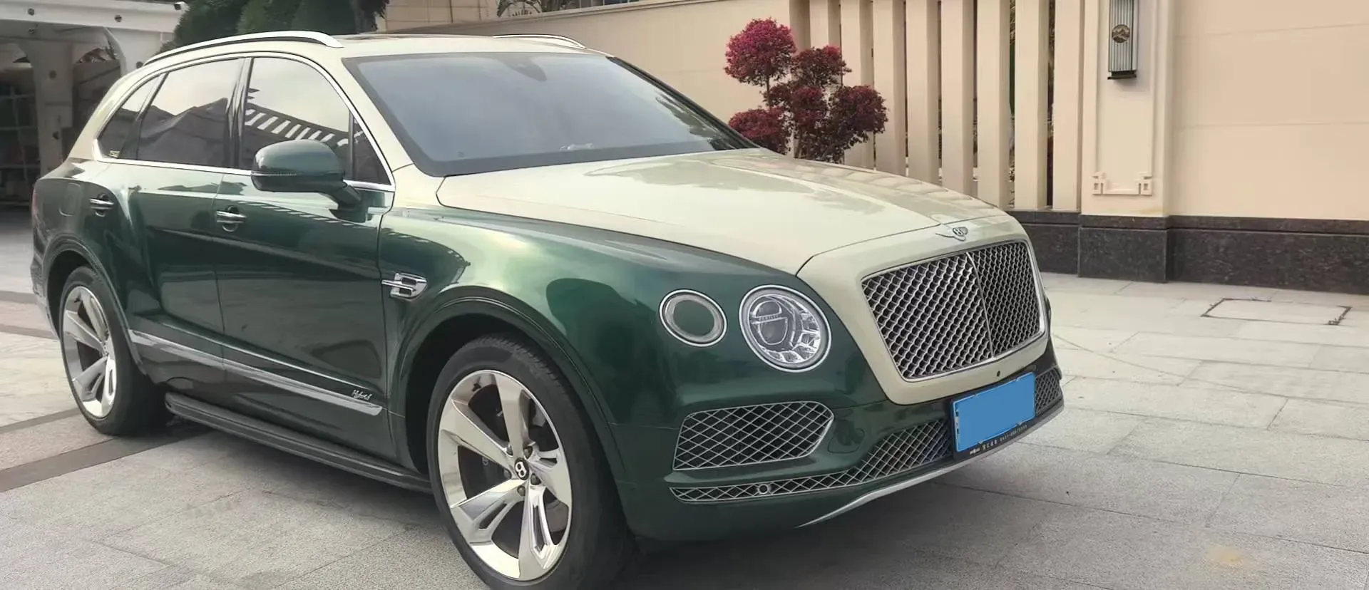 2018 Bentley Bentayga 4.0T 550HP V8 8AT,autocango,china used car exporter,china ev exporter,chinese used car exporter,chinese used ev exporter