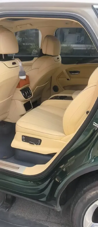 2018 Bentley Bentayga 4.0T 550HP V8 8AT,autocango,china used car exporter,china ev exporter,chinese used car exporter,chinese used ev exporter