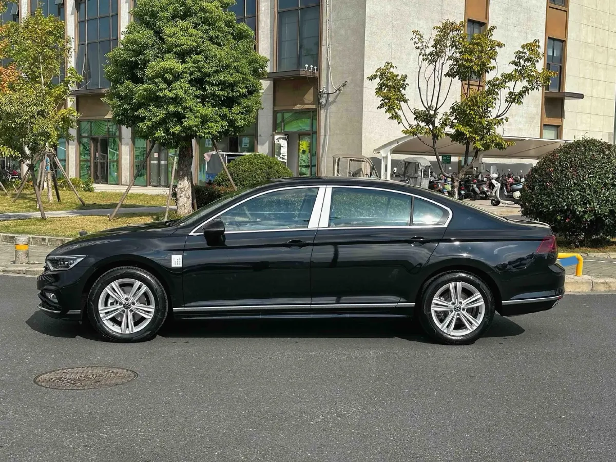 2025 Volkswagen Magotan 1.4T 150HP L4 7DCT,autocango,china used car exporter,china ev exporter,chinese used car exporter,chinese used ev exporter