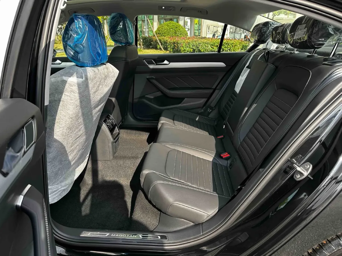 2025 Volkswagen Magotan 1.4T 150HP L4 7DCT,autocango,china used car exporter,china ev exporter,chinese used car exporter,chinese used ev exporter