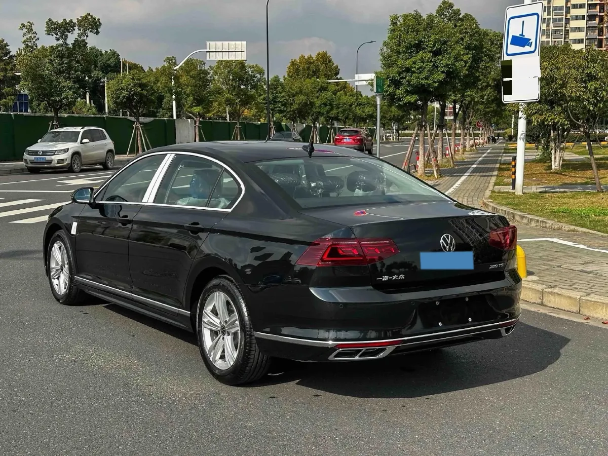 2025 Volkswagen Magotan 1.4T 150HP L4 7DCT,autocango,china used car exporter,china ev exporter,chinese used car exporter,chinese used ev exporter