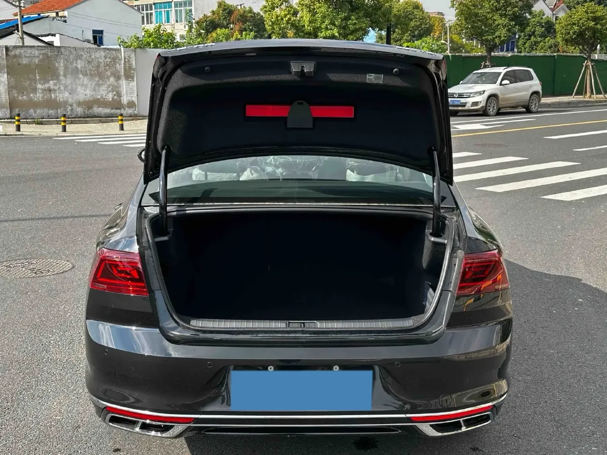 2025 Volkswagen Magotan 1.4T 150HP L4 7DCT,autocango,china used car exporter,china ev exporter,chinese used car exporter,chinese used ev exporter