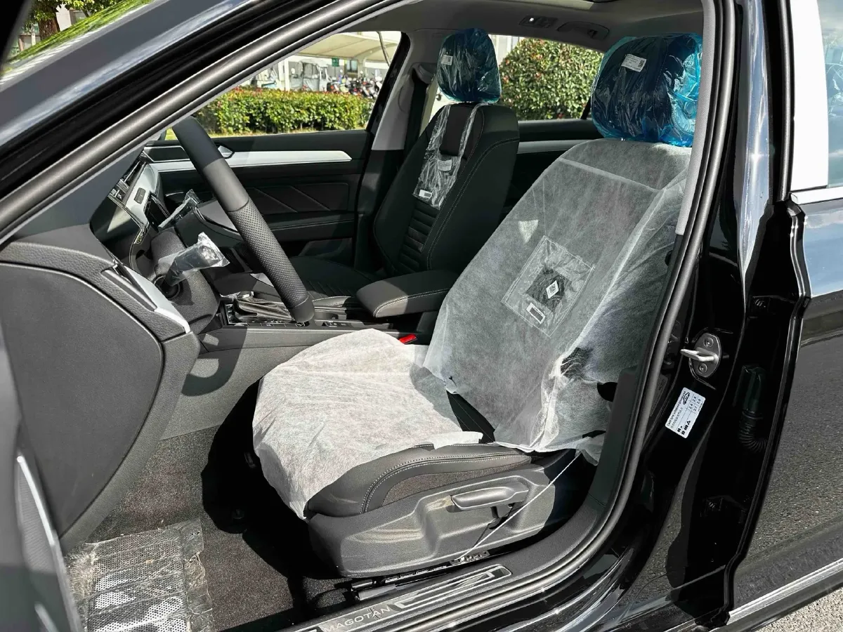 2025 Volkswagen Magotan 1.4T 150HP L4 7DCT,autocango,china used car exporter,china ev exporter,chinese used car exporter,chinese used ev exporter