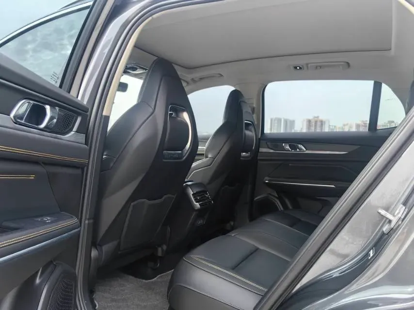 2023 MAXUS Interstellar 2.0T 261HP L4 8AT,autocango,china used car exporter,china ev exporter,chinese used car exporter,chinese used ev exporter