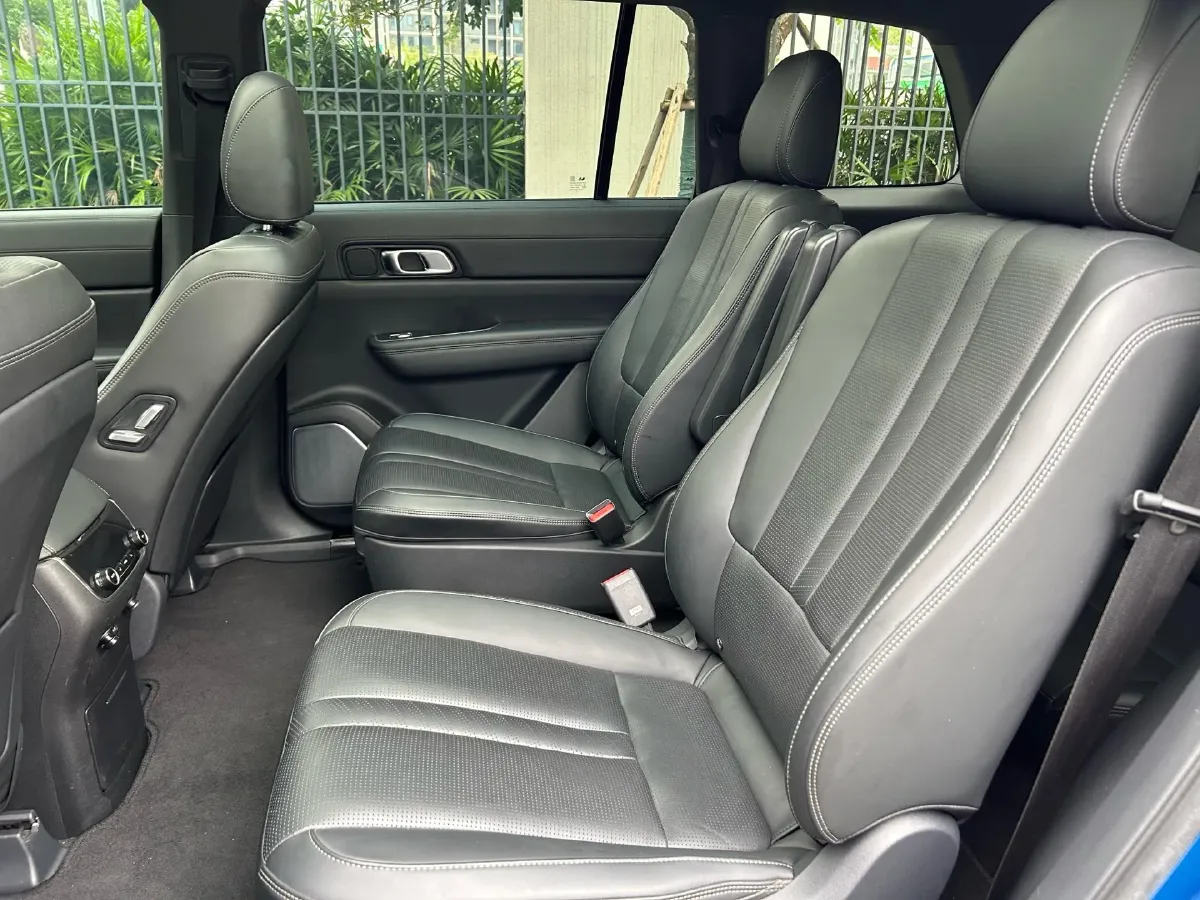 2020 Li ONE Range Extended 131HP REEV 40.5KWH,autocango,china used car exporter,china ev exporter,chinese used car exporter,chinese used ev exporter