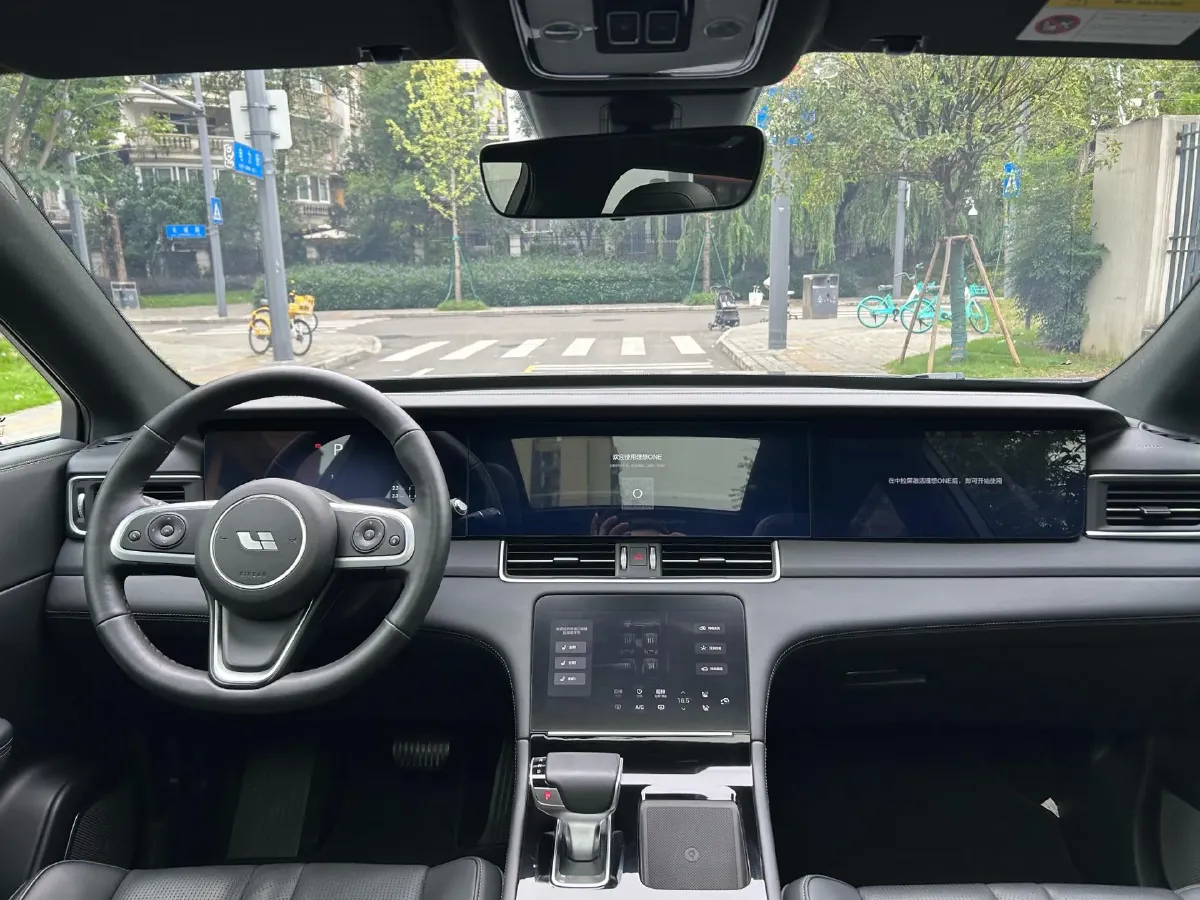 2020 Li ONE Range Extended 131HP REEV 40.5KWH,autocango,china used car exporter,china ev exporter,chinese used car exporter,chinese used ev exporter