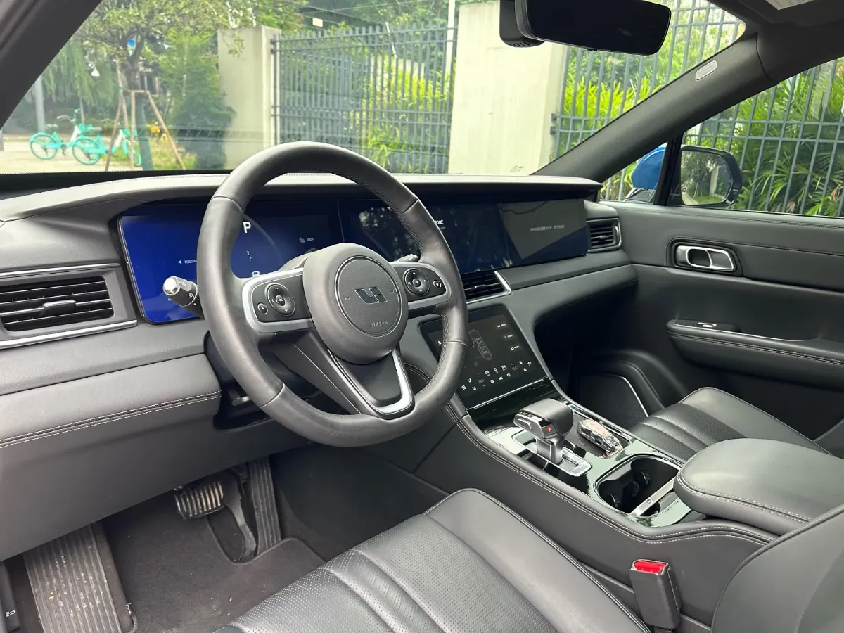2020 Li ONE Range Extended 131HP REEV 40.5KWH,autocango,china used car exporter,china ev exporter,chinese used car exporter,chinese used ev exporter