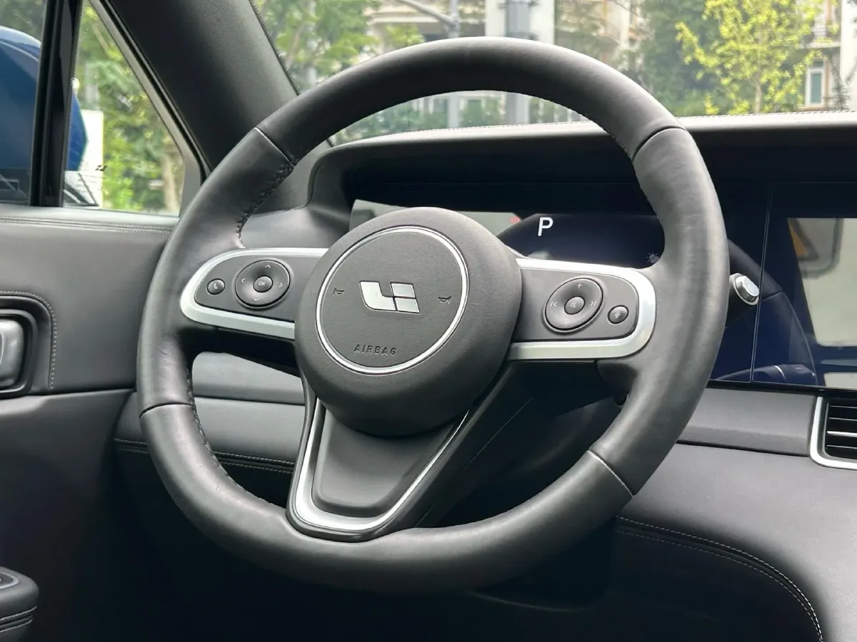 2020 Li ONE Range Extended 131HP REEV 40.5KWH,autocango,china used car exporter,china ev exporter,chinese used car exporter,chinese used ev exporter