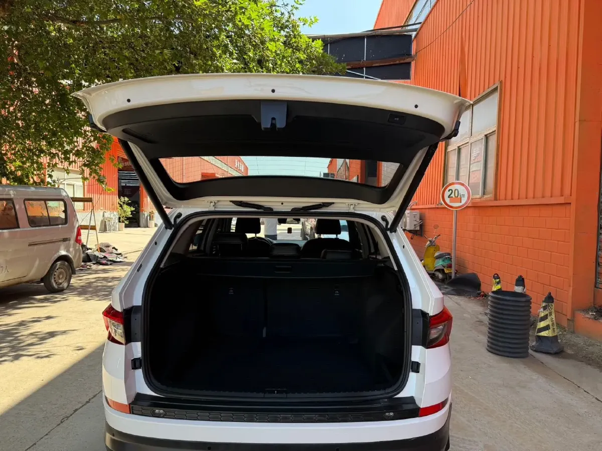 2021 Skoda Kodiak 2.0T 186HP L4 7DCT,autocango,china used car exporter,china ev exporter,chinese used car exporter,chinese used ev exporter