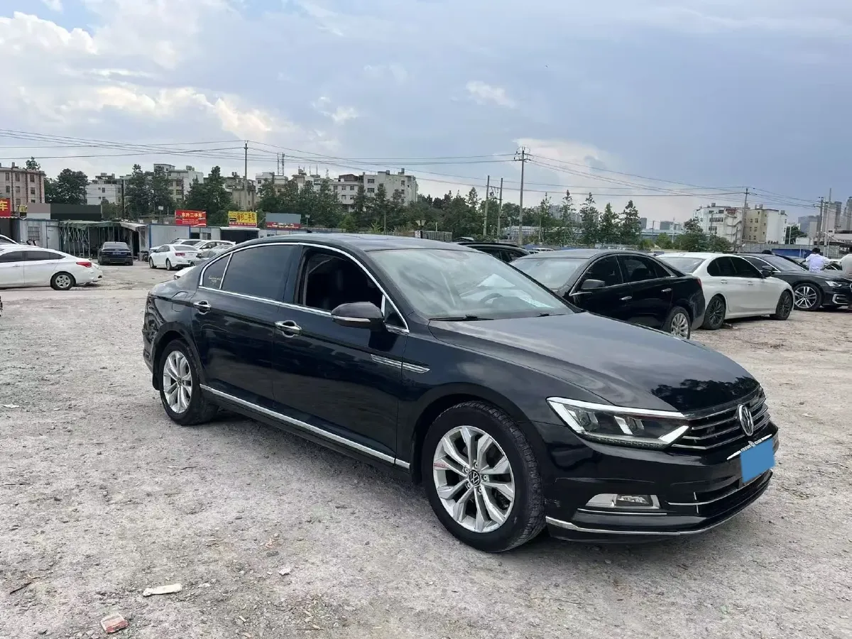 2019 Volkswagen Magotan 2.0T 186HP L4 7DCT,autocango,china used car exporter,china ev exporter,chinese used car exporter,chinese used ev exporter