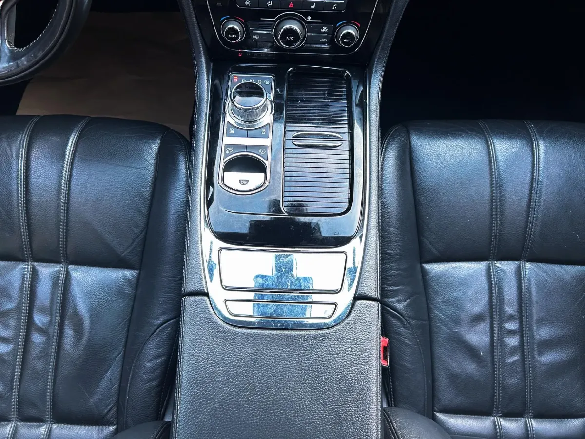 2018 Jaguar XJ 3.0T 340HP V6 8AT,autocango,china used car exporter,china ev exporter,chinese used car exporter,chinese used ev exporter