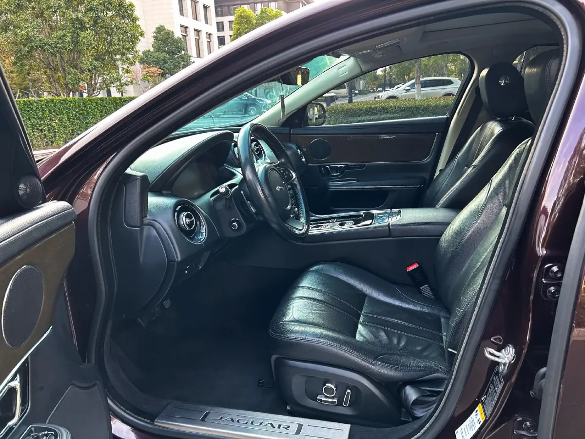 2018 Jaguar XJ 3.0T 340HP V6 8AT,autocango,china used car exporter,china ev exporter,chinese used car exporter,chinese used ev exporter