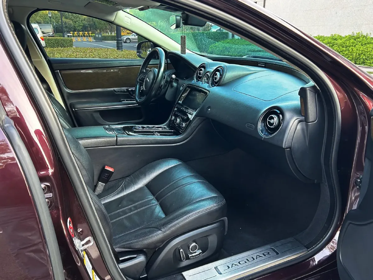 2018 Jaguar XJ 3.0T 340HP V6 8AT,autocango,china used car exporter,china ev exporter,chinese used car exporter,chinese used ev exporter