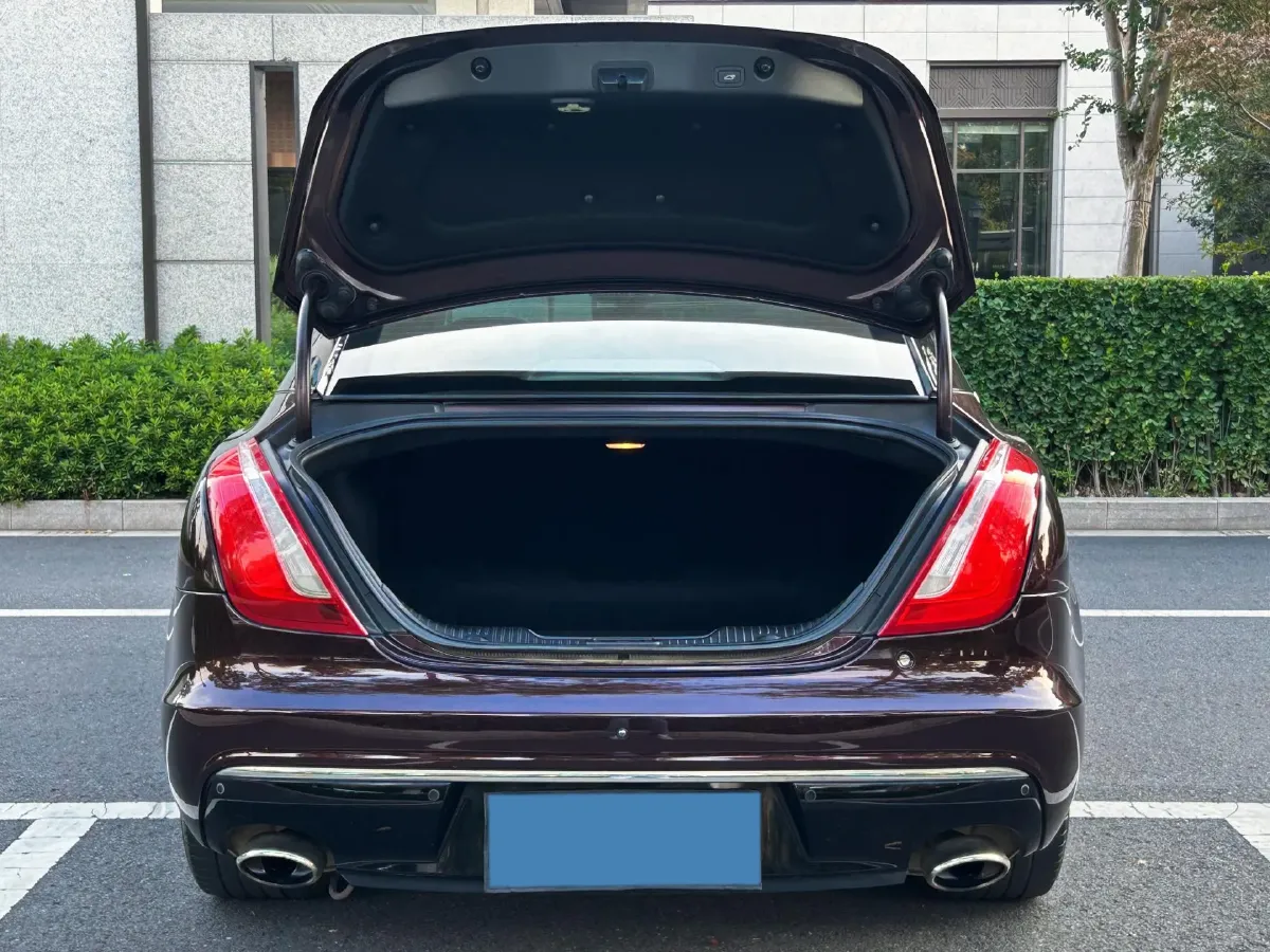 2018 Jaguar XJ 3.0T 340HP V6 8AT,autocango,china used car exporter,china ev exporter,chinese used car exporter,chinese used ev exporter