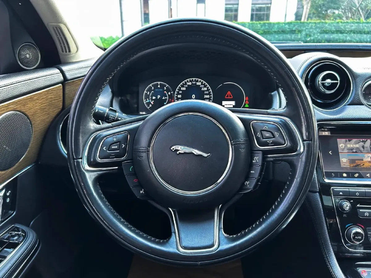 2018 Jaguar XJ 3.0T 340HP V6 8AT,autocango,china used car exporter,china ev exporter,chinese used car exporter,chinese used ev exporter