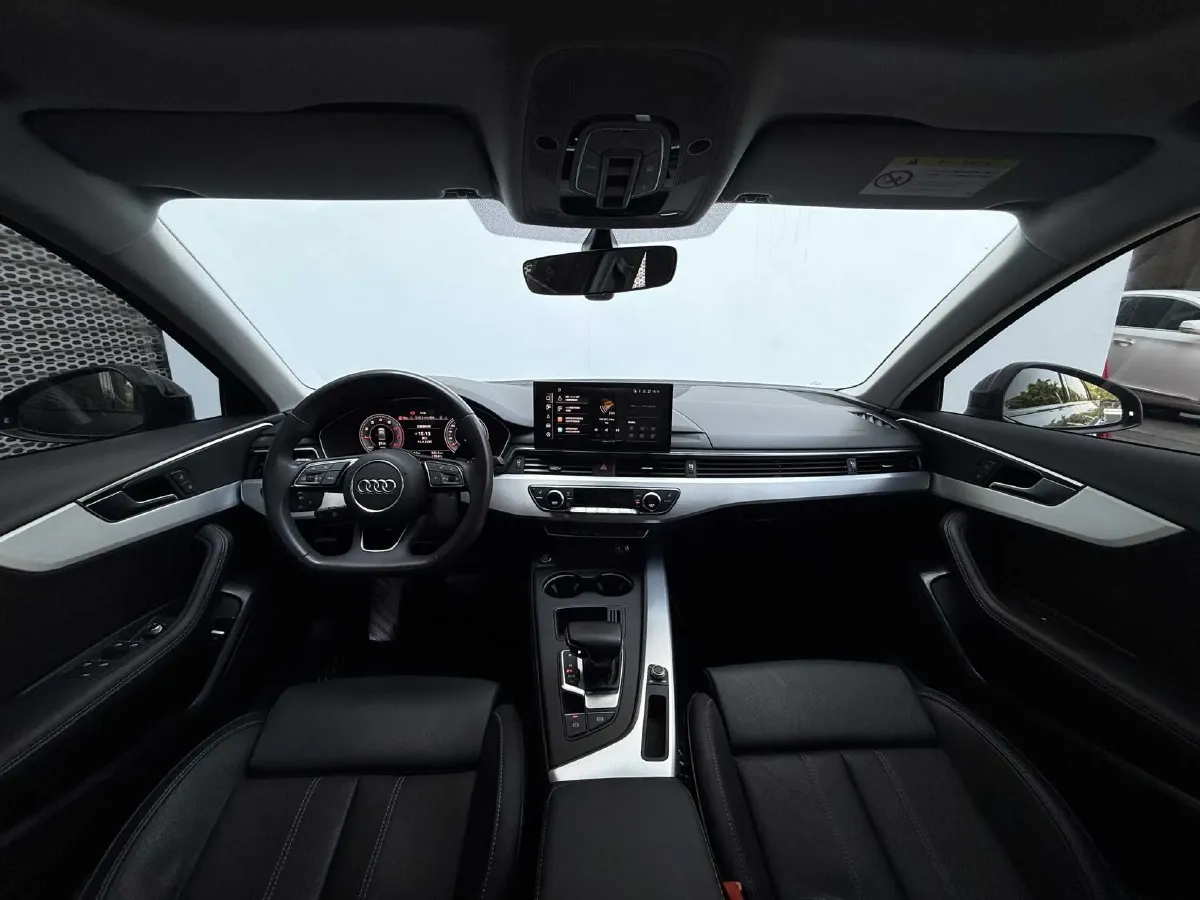 2023 Audi A4L 2.0T 190HP L4 7DCT,autocango,china used car exporter,china ev exporter,chinese used car exporter,chinese used ev exporter