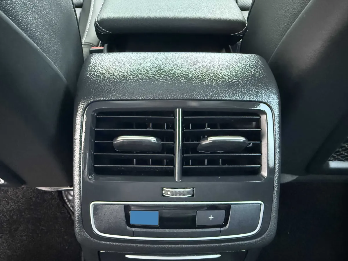 2023 Audi A4L 2.0T 190HP L4 7DCT,autocango,china used car exporter,china ev exporter,chinese used car exporter,chinese used ev exporter