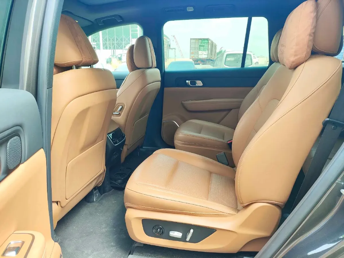 2021 Li ONE Range Extended 131HP REEV 40.5KWH,autocango,china used car exporter,china ev exporter,chinese used car exporter,chinese used ev exporter