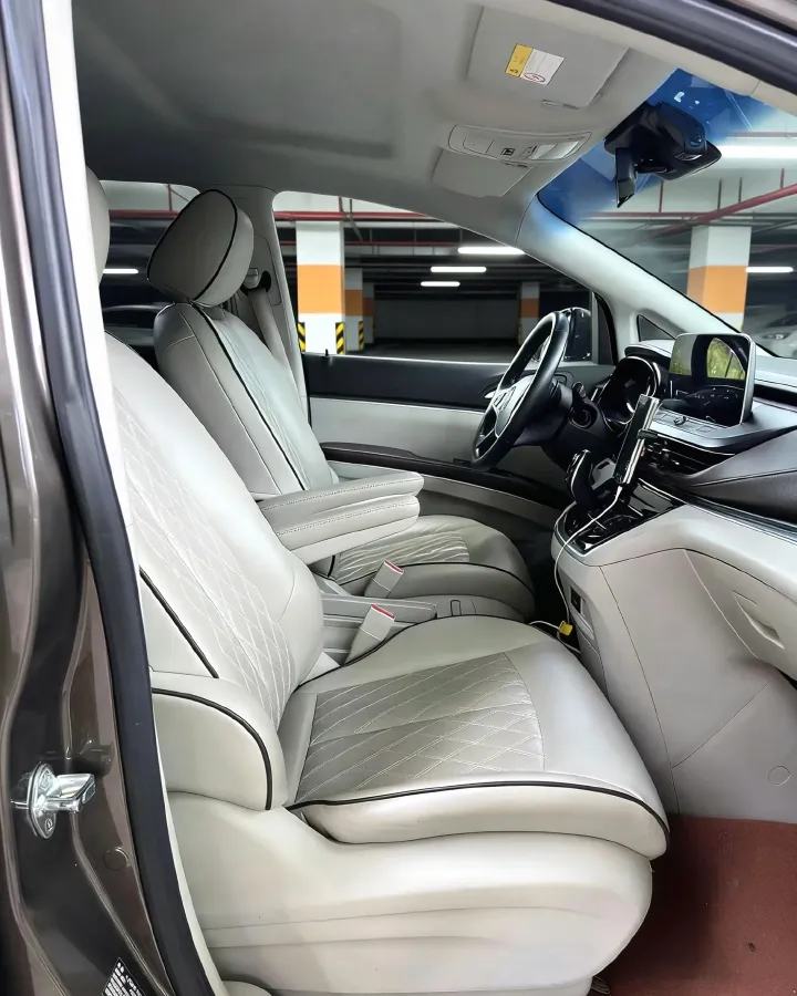 2023 Buick GL8 2.0T 237HP L4 9AT,autocango,china used car exporter,china ev exporter,chinese used car exporter,chinese used ev exporter