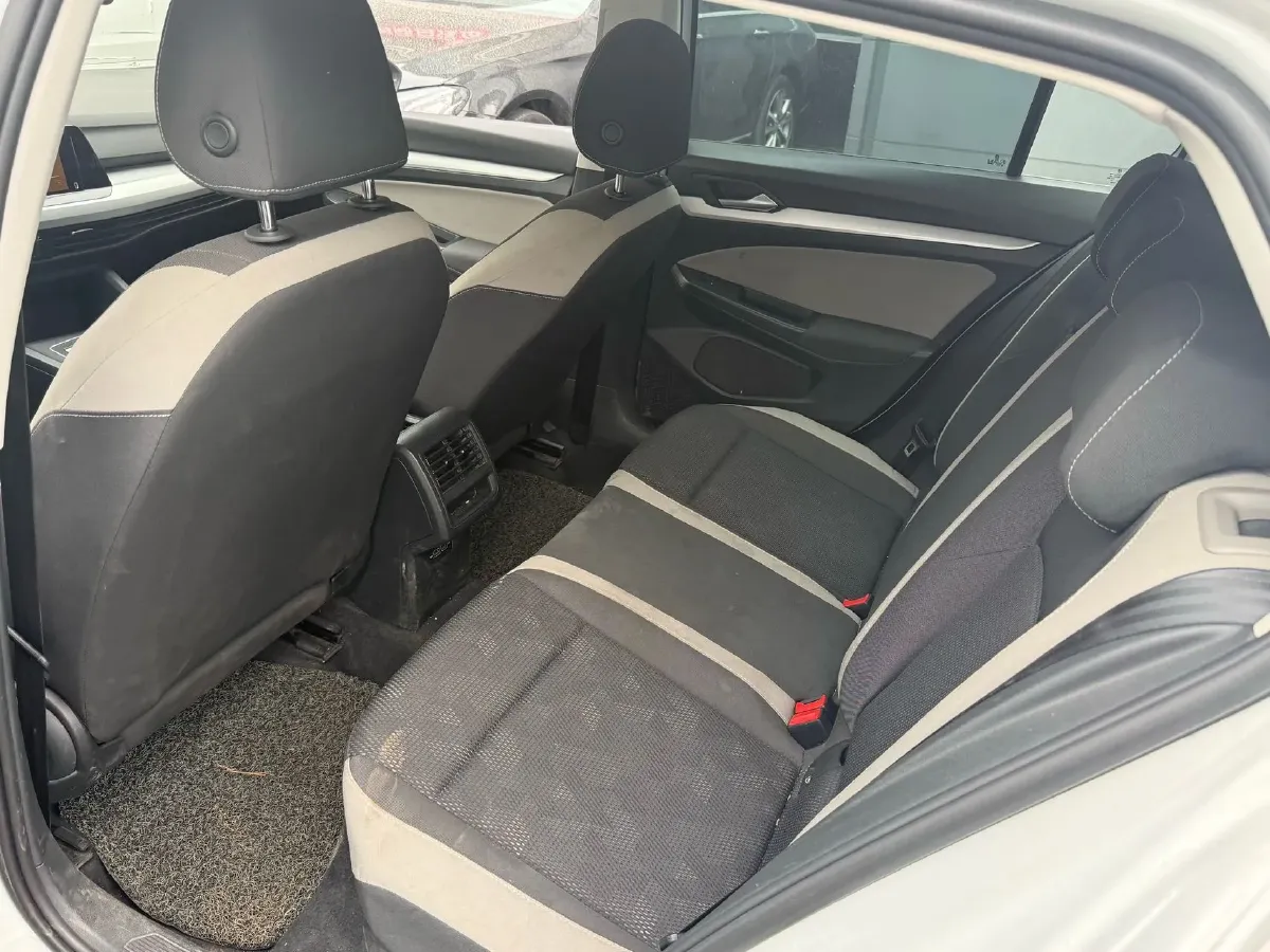 2021 Volkswagen Golf 1.2T 116HP L4 7DCT,autocango,china used car exporter,china ev exporter,chinese used car exporter,chinese used ev exporter