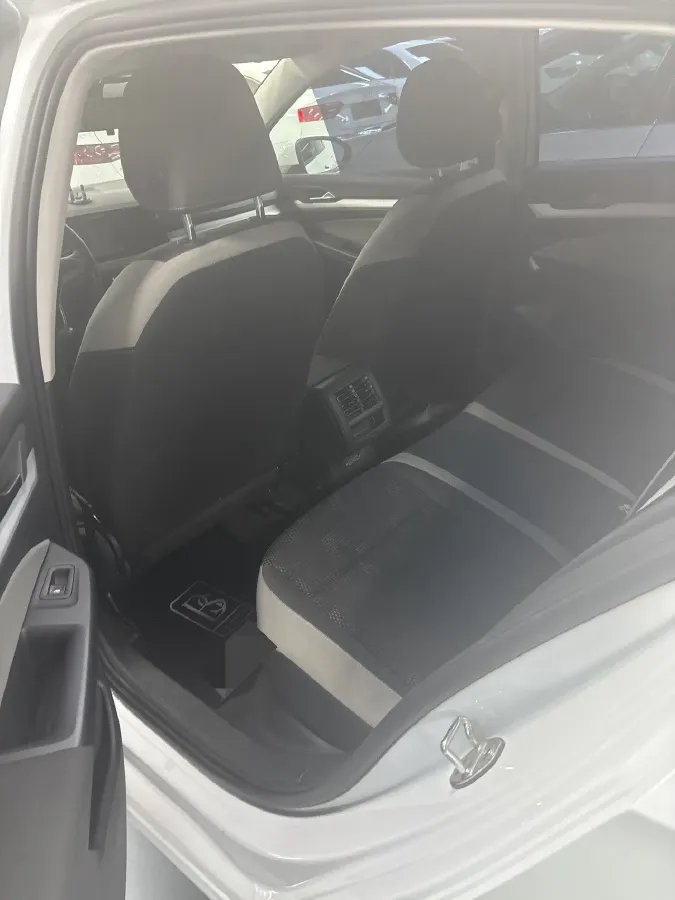 2021 Volkswagen Golf 1.2T 116HP L4 7DCT,autocango,china used car exporter,china ev exporter,chinese used car exporter,chinese used ev exporter