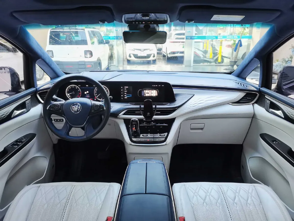 2022 Buick GL8 2.0T 237HP L4 9AT,autocango,china used car exporter,china ev exporter,chinese used car exporter,chinese used ev exporter