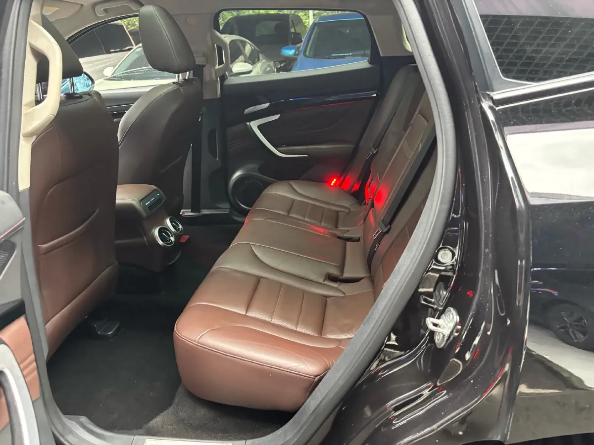 2017 WEY VV7 2.0T 234HP L4 7DCT,autocango,china used car exporter,china ev exporter,chinese used car exporter,chinese used ev exporter