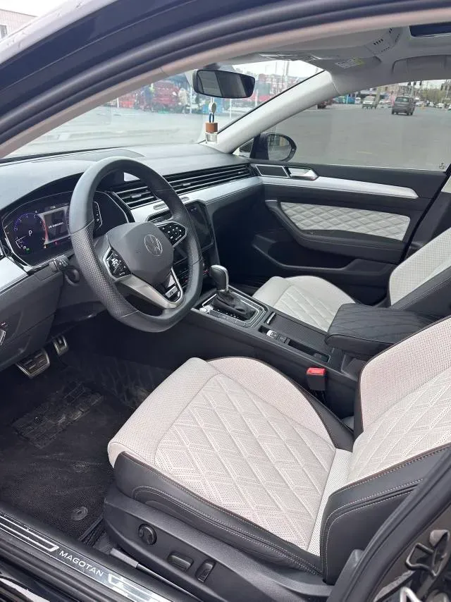 2025 Volkswagen Magotan 2.0T 186HP L4 7DCT,autocango,china used car exporter,china ev exporter,chinese used car exporter,chinese used ev exporter