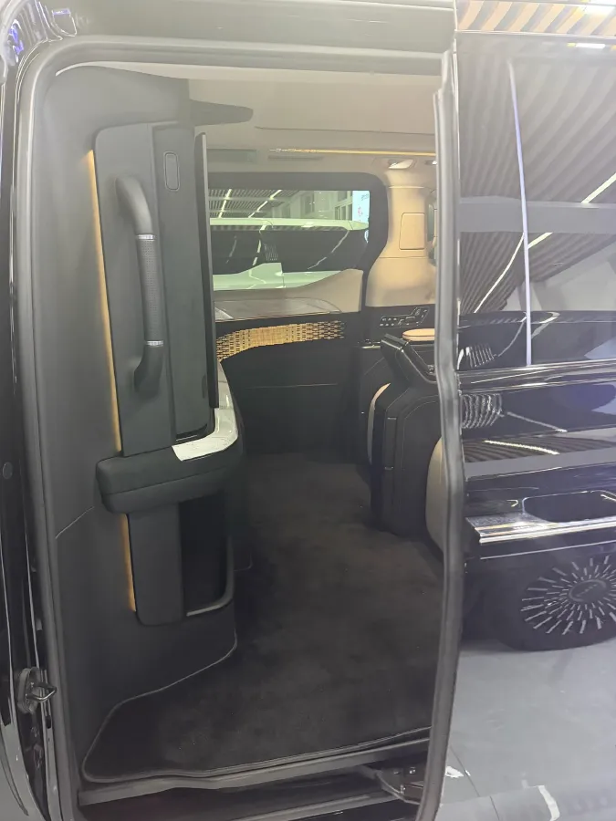 2024 Zeekr 009 BEV 108KWH,autocango,china used car exporter,china ev exporter,chinese used car exporter,chinese used ev exporter