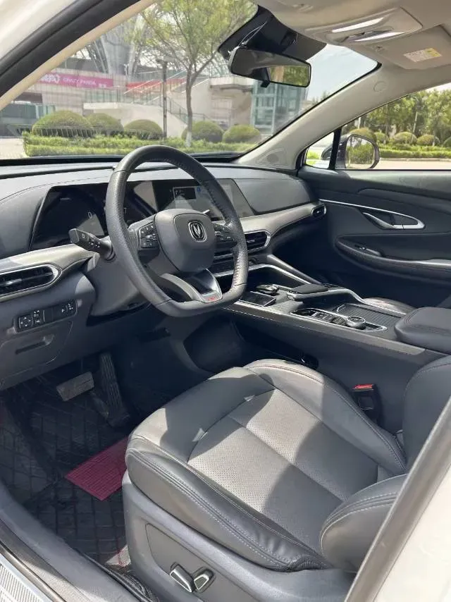 2020 ChangAn UNI-T 1.5T 180HP L4 7DCT,autocango,china used car exporter,china ev exporter,chinese used car exporter,chinese used ev exporter