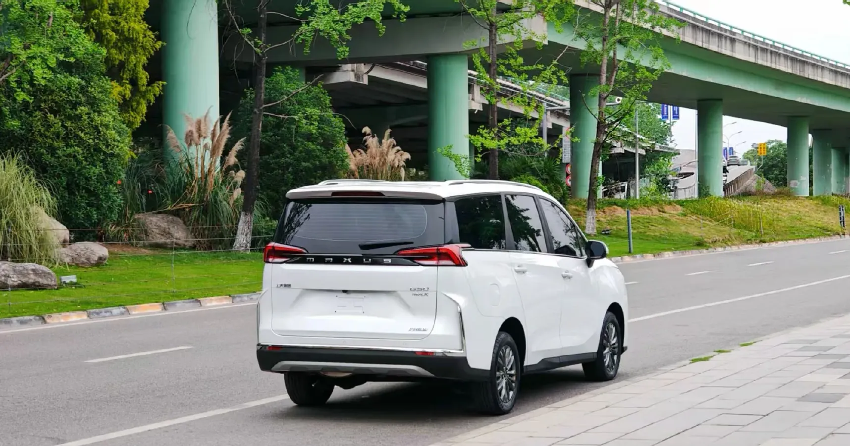 2025 MAXUS G50 PHEV 1.5L 98HP L4 1DHT PHEV 18.65KWH,autocango,china used car exporter,china ev exporter,chinese used car exporter,chinese used ev exporter