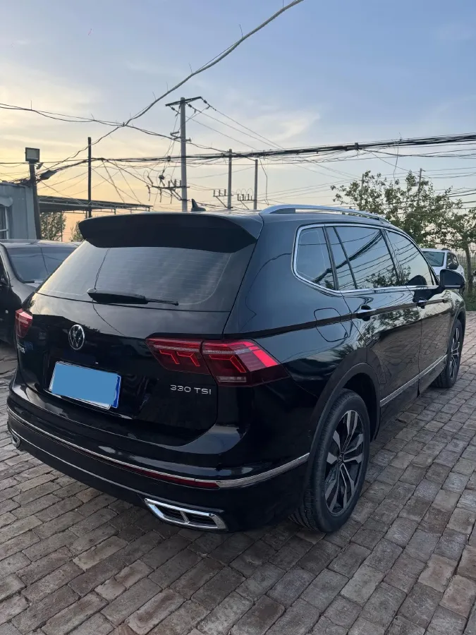 2024 Volkswagen Tiguan L 2.0T 186HP L4 7DCT,autocango,china used car exporter,china ev exporter,chinese used car exporter,chinese used ev exporter