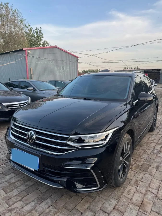 2024 Volkswagen Tiguan L 2.0T 186HP L4 7DCT,autocango,china used car exporter,china ev exporter,chinese used car exporter,chinese used ev exporter